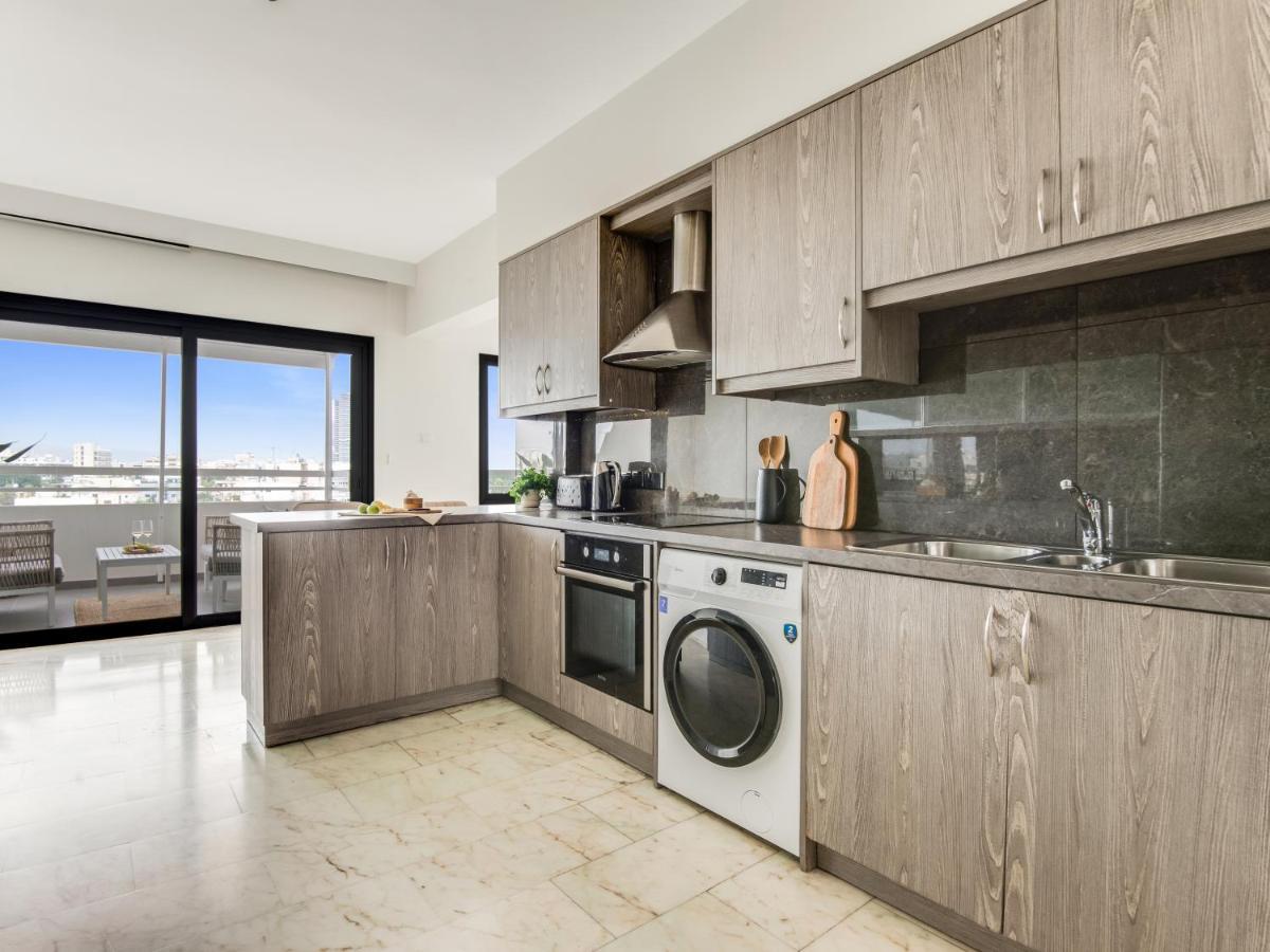 Sanders Coral Court Penthouse - Cute 3-Bedroom Apartment With Balcony 레메소스 외부 사진